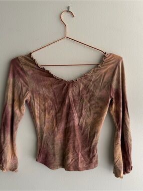 VINTAGE Guess JEANS Mauve and Brown Tie-Dye Ruffled V-Neck Long Sleeve Top
